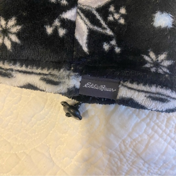 Eddie Bauer Black with White & Blue Snowflakes Fleece Pullover Sweatshirt/Jacket - Picture 8 of 8